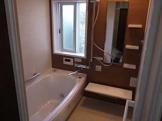 リフォーム後のユニットバになった浴室