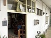玄関の木製引戸をアルミサッシに取り替えリフォーム　浜松市西区