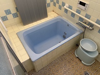 リフォーム前のタイル貼りのお風呂