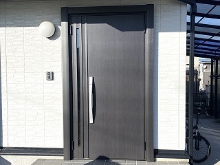 取り替えリフォーム後の玄関ドア