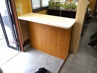 リフォーム後の事務所の入口