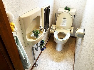 リフォーム前のトイレ