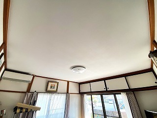 リフォーム後のクロス仕上げの天井