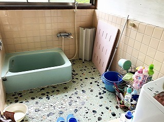 リフォーム前のお風呂と洗濯場