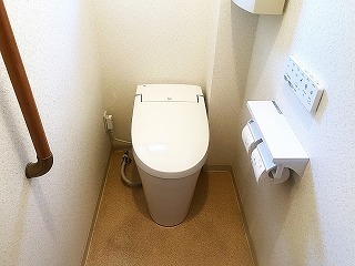 便器の取り替えリフォーム後のトイレ