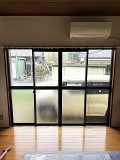 内窓の取り付けリフォーム前の掃き出し窓サッシ 内窓の取り付けリフォーム前の掃き出し窓サッシ