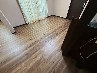 張り替えリフォーム後のLDKの床