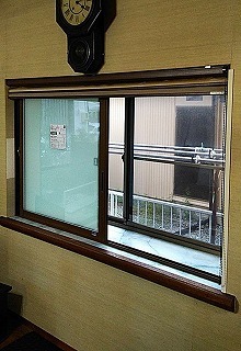 内窓の取り付け後のLDKの出窓