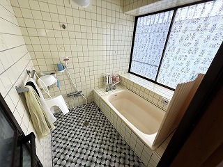リフォーム前のタイル貼りのお風呂 リフォーム前のタイル貼りのお風呂