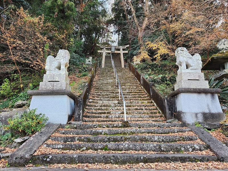 産八幡神社1