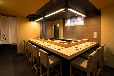 横浜 野毛のはずれの鮨店　オープンから一年