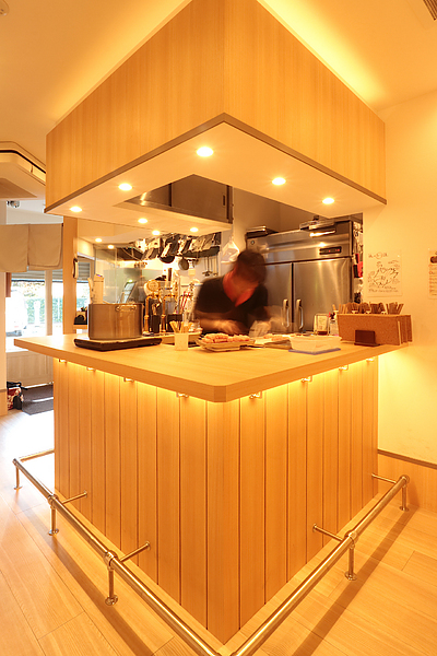 WORKS(炭火焼鳥　狛江三日月)