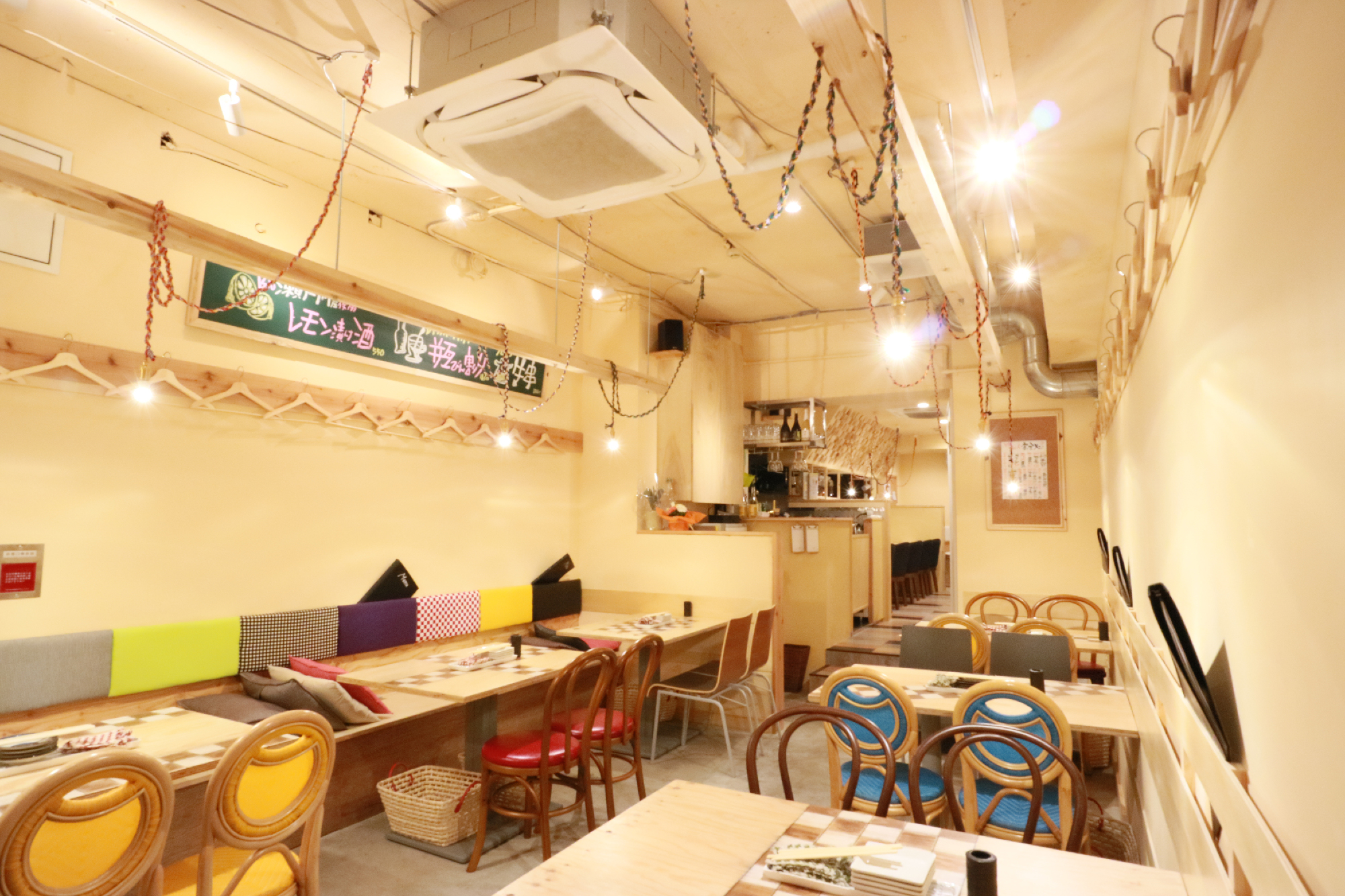 もとのテーブル席。