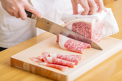 私が足を運んで集めてきた美味しさを、オンラインショップでも！