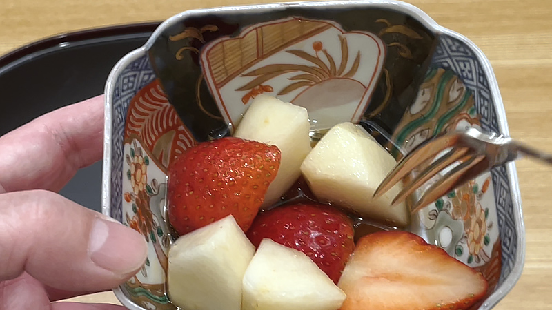 イチゴと洋ナシの黒蜜がけ イチゴと洋ナシの黒蜜がけ
