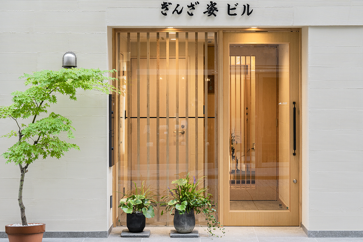 夏・ぎんざ姿玄関
