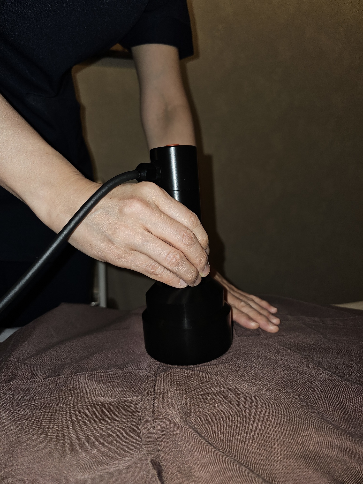 ファッシアという音波を使った治療機器あります