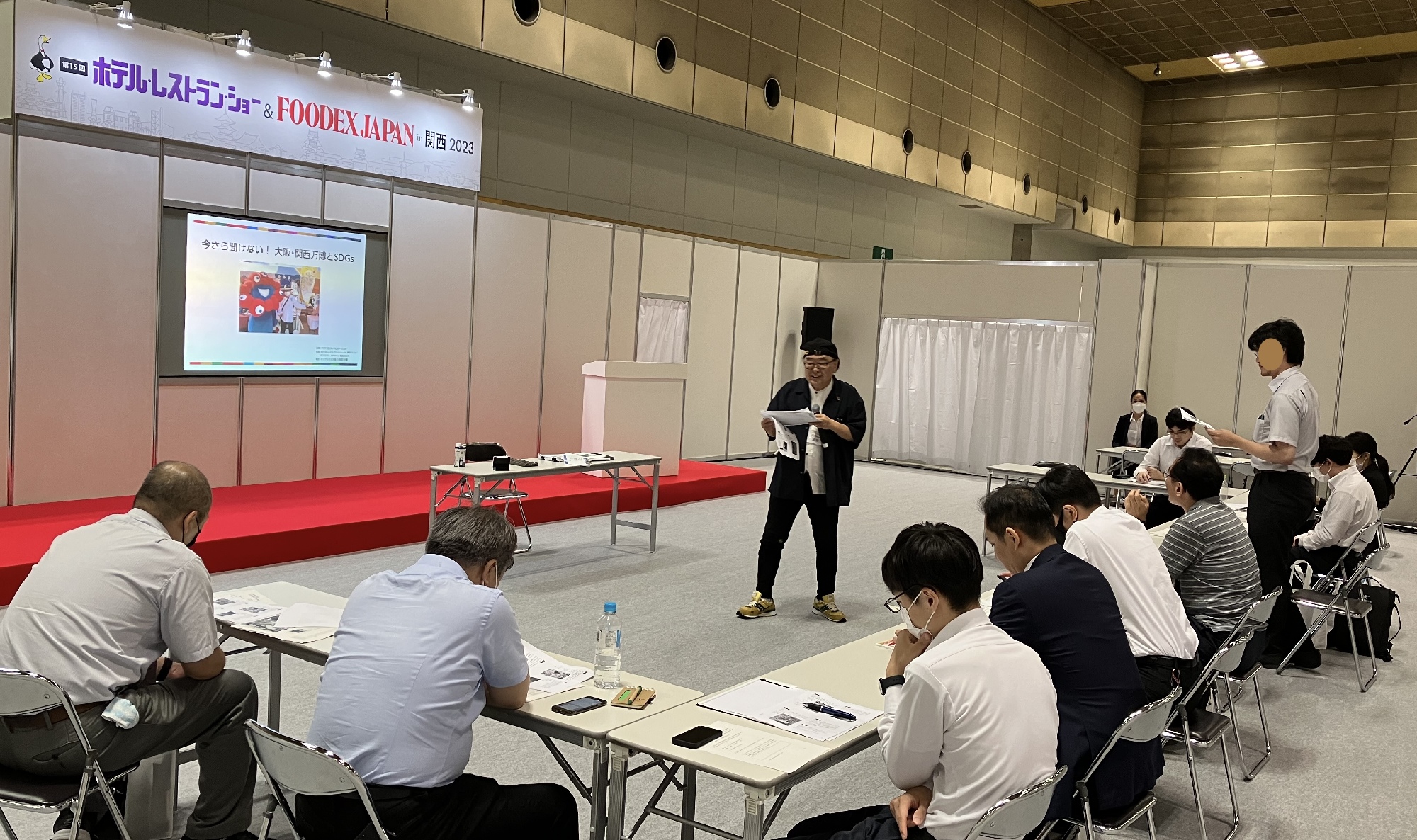 各企業の方々にお話しました