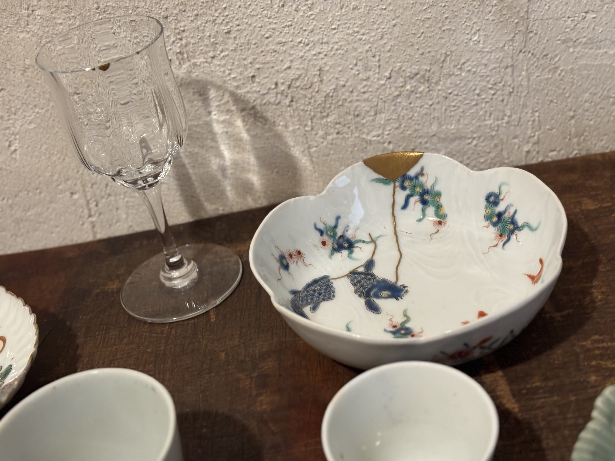 奥に見えるのはオールドバカラです。