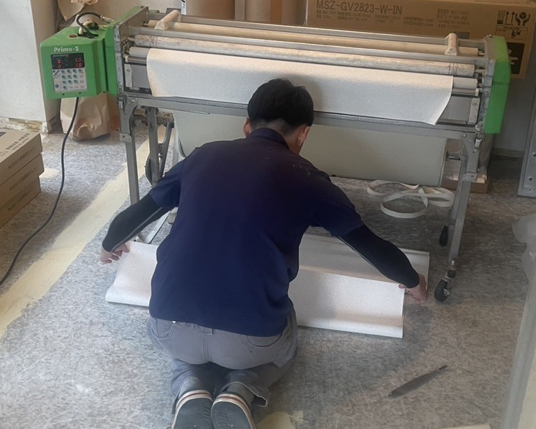 Kitano壁紙スクール受講風景 電気工さん内装工で独立開業を目指す1