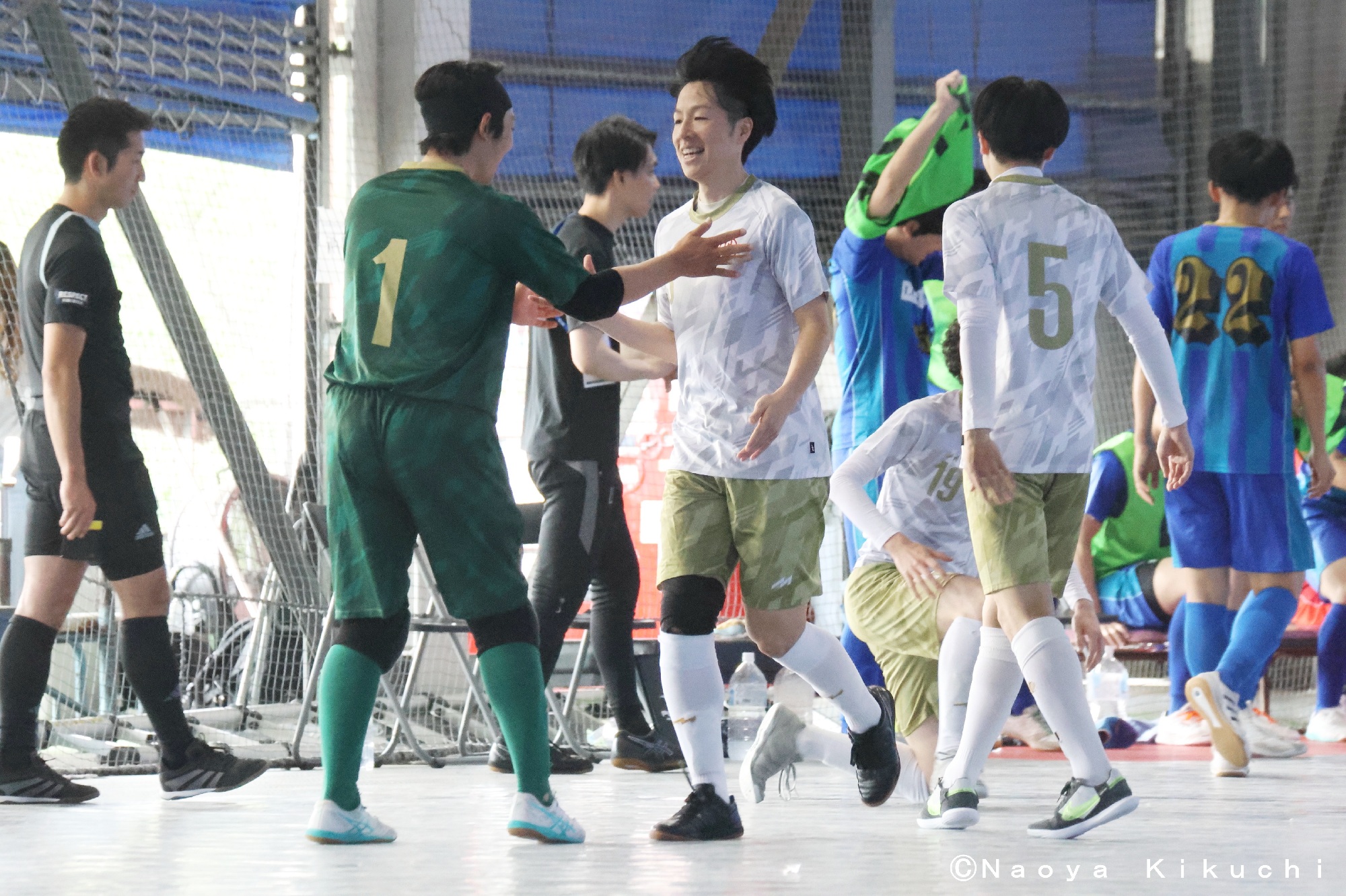 カープ対アオキング