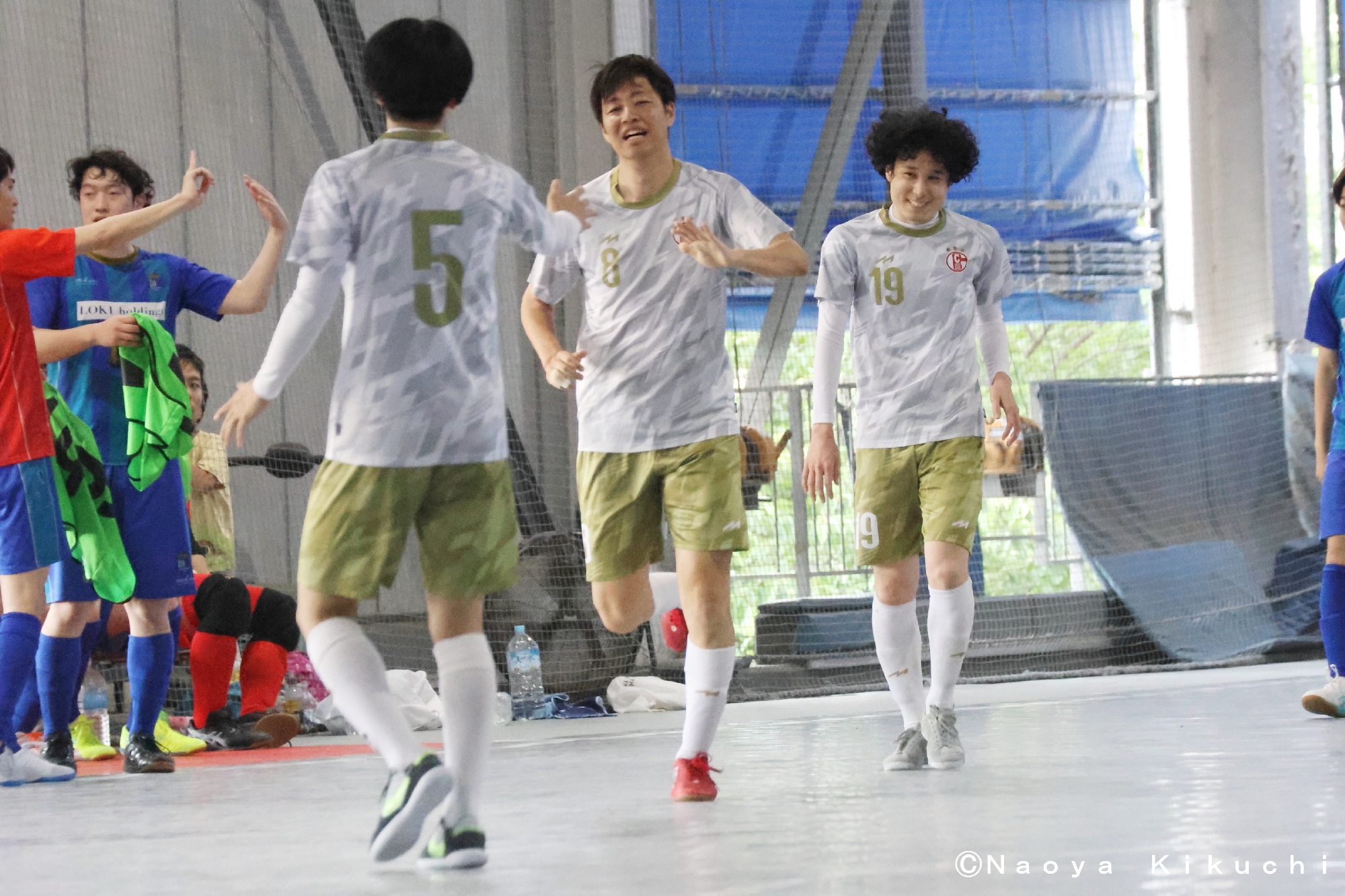 カープ対アオキング