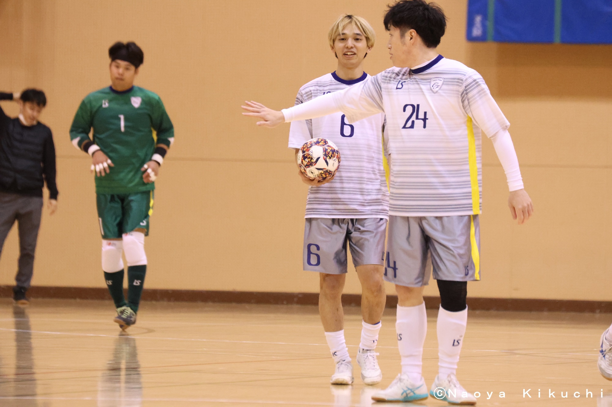 セルサス対アオキング