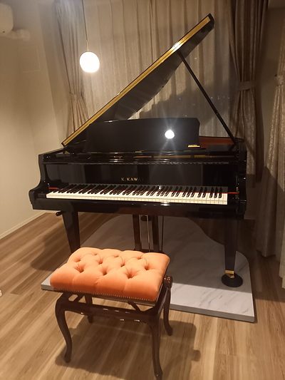 カワイ GL-10LE (Limited Edition) ナイトーンGPライト S1 お客様の声『ナイトーンでピアノのある生活、感無量です！！』