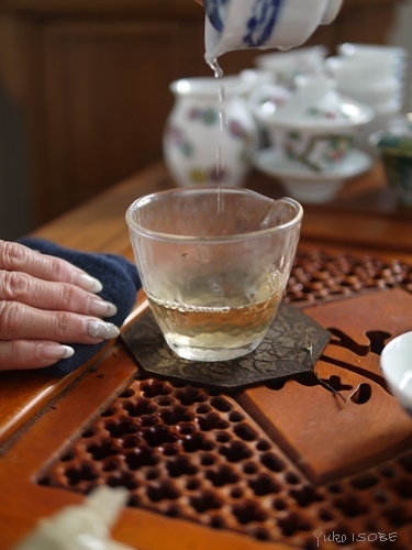 普洱茶生茶二千十八百花潭茶の水色