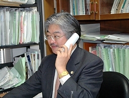 弁護士　高下謹壱さん