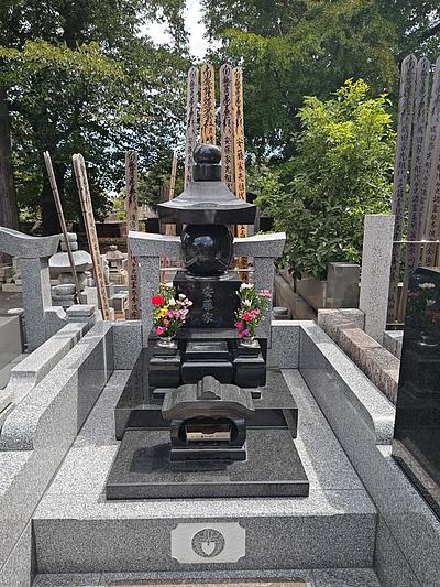 お墓参りに行きました