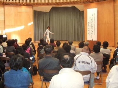 足・靴・歩行から魅せる脚へ　美脚マエストラ　飛鳥田由理