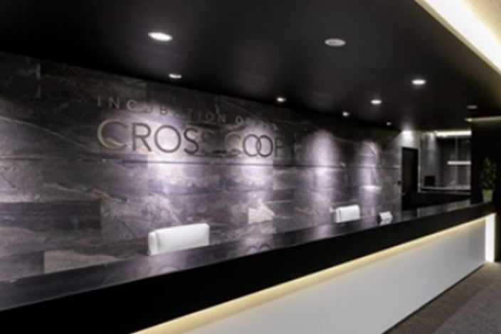 ⑧3階のエレベーターから降りると、受付です