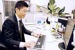 総合保険代理店として国内外の保険商品を取り扱う保険ステーションの宇尾正彦さん