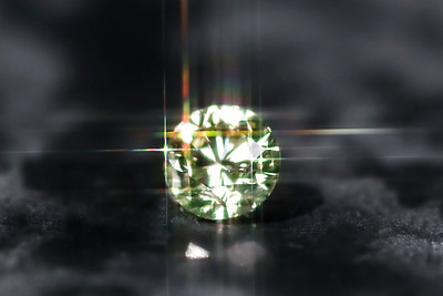 0.79ct ファンシーイエローグリーンダイヤモンド