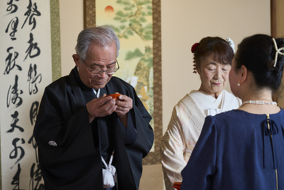 三々九度の盃を交わすこと　家族が主役⑩