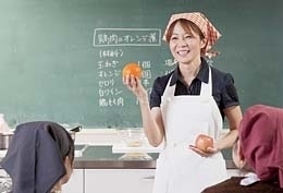 総合カレッジSEOでは、和洋中の料理やお菓子・パンなどの作り方を教えている