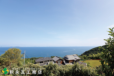 日本の景色　いぶし瓦屋根　-愛媛県瀬戸内海編