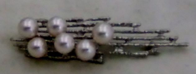 素材はK18WG。真珠は高品質を使用。ご注文品。