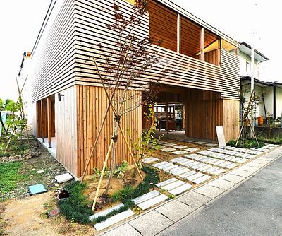 東根のN様邸(東根の家)の作庭が完成致しました。