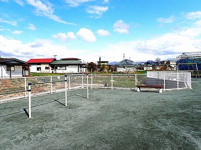 弊社で羽入の公園に遊具を設置しました