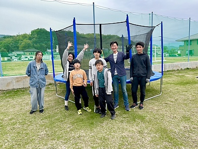 巨大トランポリン組み立て完了！