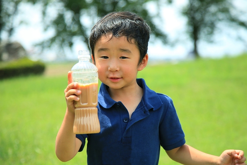 水飲む小僧